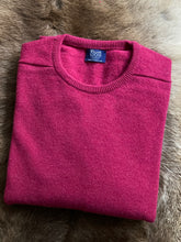 Load image into Gallery viewer, Mens Lambswool Crew Neck – Vegas