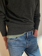 Load image into Gallery viewer, Mens Lambswool V-Neck – Charcoal