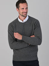 Load image into Gallery viewer, Mens Lambswool Crew Neck – Mid Grey