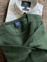 Load image into Gallery viewer, Mens Lambswool Crew Neck – Rosemary