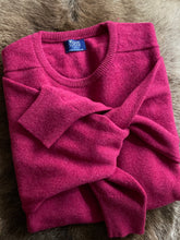 Load image into Gallery viewer, Mens Lambswool Crew Neck – Vegas