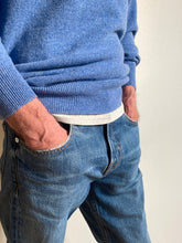 Load image into Gallery viewer, Mens Lambswool V-Neck – Jeans