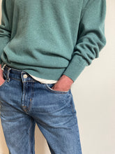 Load image into Gallery viewer, Mens Lambswool V-Neck – Lovat