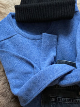 Load image into Gallery viewer, Mens Lambswool Crew Neck – Jeans