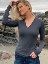 Load image into Gallery viewer, Ladies John Smedley Merino V-Neck - Slate Grey