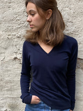 Load image into Gallery viewer, Ladies John Smedley Merino V-Neck - Midnight