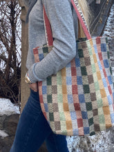 Load image into Gallery viewer, Carpet Bag - Uist