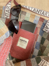 Load image into Gallery viewer, Carpet Bag - Uist