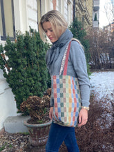 Load image into Gallery viewer, Carpet Bag - Uist