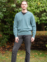 Load image into Gallery viewer, Mens Lambswool V-Neck – Lovat
