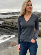 Load image into Gallery viewer, Ladies John Smedley Merino V-Neck - Slate Grey
