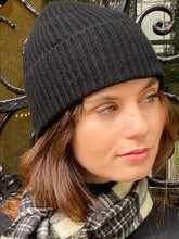 Load image into Gallery viewer, William Lockie Cashmere Hat - Black