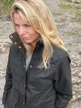 Load image into Gallery viewer, Hoggs of Fife Ladies Wax Cotton Jacket