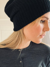 Load image into Gallery viewer, William Lockie Cashmere Hat - Black