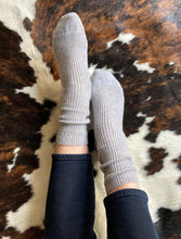 Load image into Gallery viewer, William Lockie Cashmere Socks - Flannel