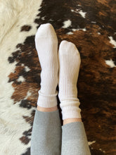Load image into Gallery viewer, William Lockie Cashmere Socks - White Undyed