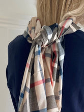 Load image into Gallery viewer, Merino Scarf - Dress Thomson