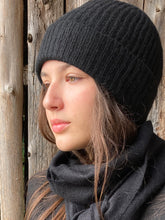 Load image into Gallery viewer, William Lockie Cashmere Hat - Black