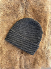 Load image into Gallery viewer, William Lockie Cashmere Hat - Charcoal