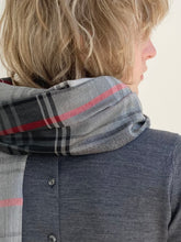 Load image into Gallery viewer, Merino Scarf - Graphite