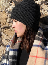 Load image into Gallery viewer, William Lockie Cashmere Hat - Charcoal