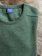 Load image into Gallery viewer, Mens Lambswool Crew Neck – Rosemary