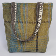 Load image into Gallery viewer, Carpet Bag - Duncan
