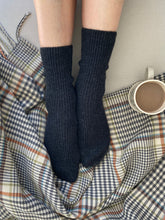 Load image into Gallery viewer, William Lockie Cashmere Socks - Charcoal