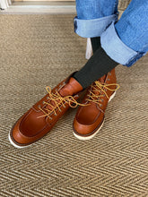 Load image into Gallery viewer, Pantherella Plain Dark Olive