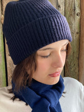 Load image into Gallery viewer, William Lockie Cashmere Hat - Navy