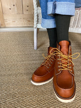 Load image into Gallery viewer, Pantherella Plain Dark Olive