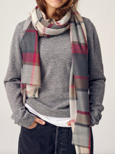 Load image into Gallery viewer, Merino Scarf - Mulberry
