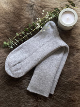 Load image into Gallery viewer, William Lockie Cashmere Socks - Flannel