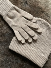 Load image into Gallery viewer, Cashmere Gloves - Dark Natural