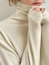 Load image into Gallery viewer, Ladies Cashmere Roll Collar - White Undyed