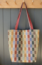 Load image into Gallery viewer, Carpet Bag - Uist