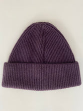 Load image into Gallery viewer, House of Scotland Cashmere Beanie Dewberry