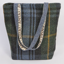 Load image into Gallery viewer, Carpet Bag - Brodick
