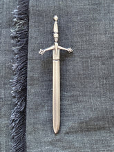 Load image into Gallery viewer, Kilt Pin Claymore Battle Sword