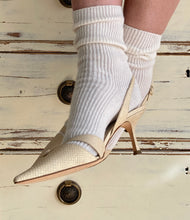 Load image into Gallery viewer, William Lockie Cashmere Socks - White Undyed